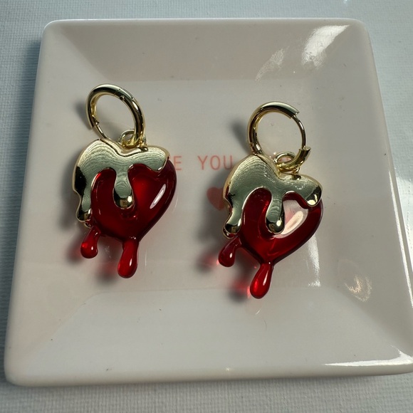 Red Dripping Heart Hoop Earrings 
Gold Resin Statement Jewelry stylish - Picture 4 of 10